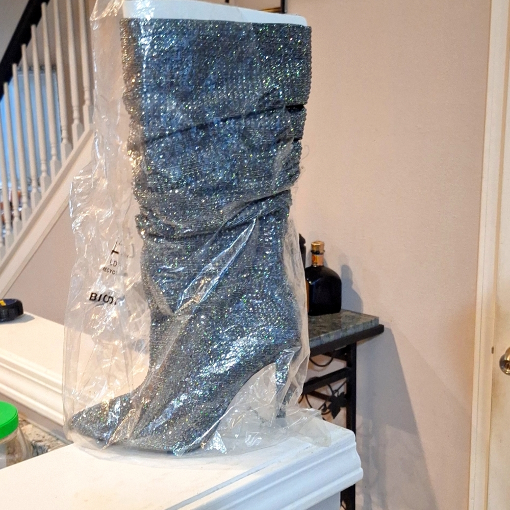 Womens silver  glitter boots size 10 by Jessica Simpson